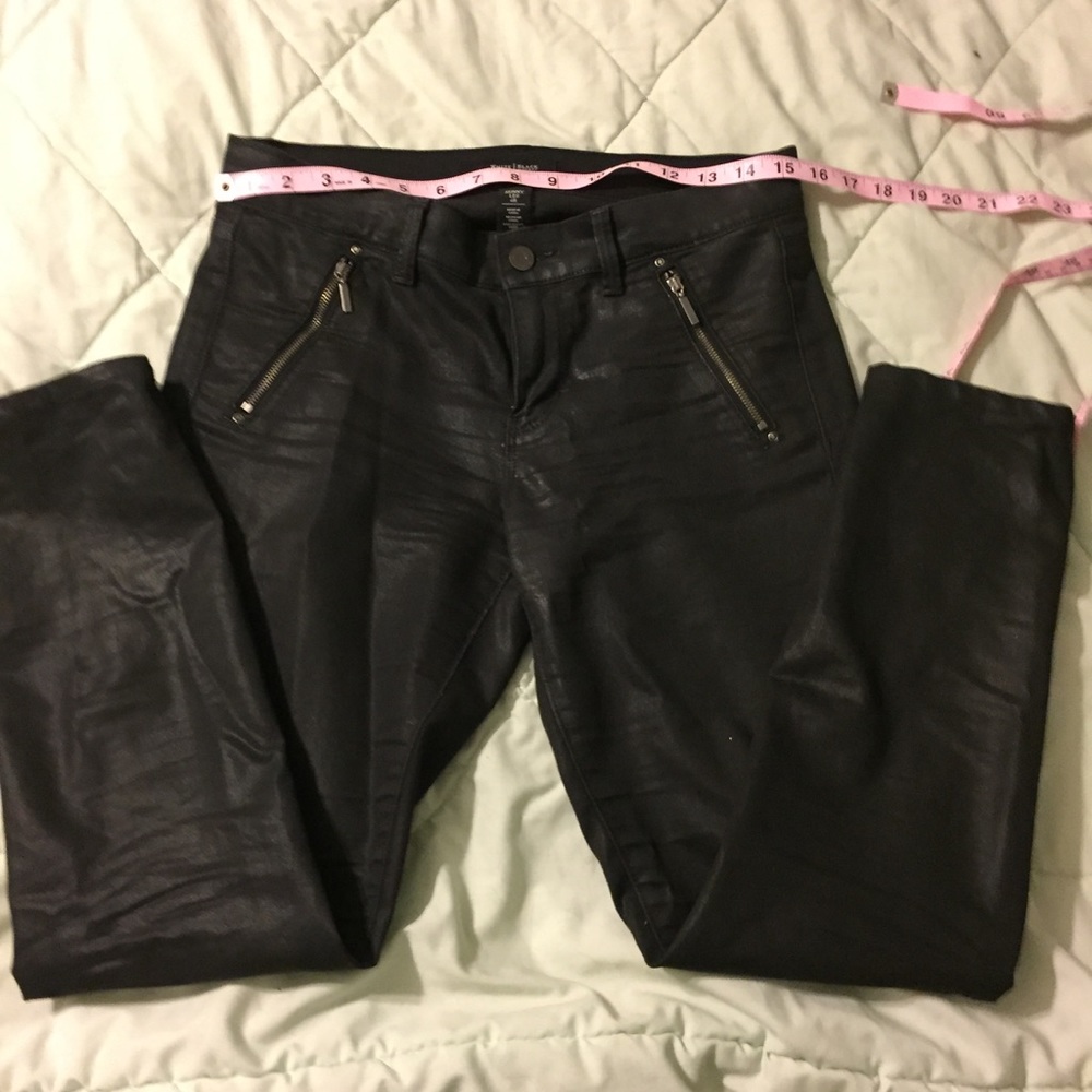 WHBM 6 coated black jeans 🖤
